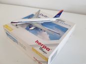 Delta Airlines Boeing 777 from Herpa Wings scale 1/400
