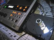 ROLAND CD-2U CD&SD card portable recording station ,Stereo Mic, phantom pwr ,EQ