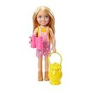 Barbie® It Takes Two Camping Playset with Chelsea™ Doll (6 in, Blonde), Pet Owl, Sleeping Bag, Binoculars & Camping Accessories, Gift for Ages 3 and up