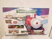 Bachmann 00664 HO Yuletide Special Christmas Train Set with 4 Extra 9" Straights