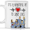 TeeDesign Taza Gadget Grey's Anatomy It's a beautiful day to save lives. Taza de tributo para regalo serie de televisión
