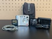 *TESTED* Fujifilm FinePix F401 Compact Digital Camera 2.1MP Silver - WORKS