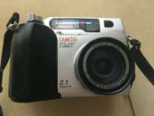 Olympus CAMEDIA C-2000 Zoom 2.1MP Digital Camera - Black & Metallic silver