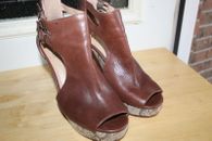 VINCE CAMUTO VERY NICE BROWN LEATHER SHOES/HIGH WEDGES WITH PLATFORM  S 7.5M EUC