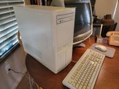 Computadoras Beige Dixie de colección década de 1990 torre de escritorio PC - sin pantalla