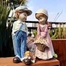 2Pcs/Set Lover Garden Statue Resin Garden Crafts Weatherproof Funny Garden Ornament Outdoor Indoor