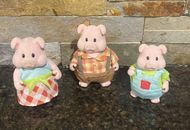 Li'l Woodeez Curlicue Pig Family Set of 3 Little Woodzeez Mom Dad Kid (READ)