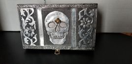 Barbara Bixby ULTRA RARE RETIRED Skull Jewelry Box Roses Never Die Collection