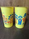 Lote de 2 vasos de plástico amarillo de personajes vintage de McDonalds década de 1960