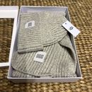 Sciarpa e cappello a maglia grossa UGG set in grigio nuovi in scatola