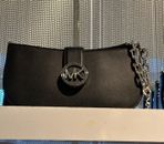 Borsa a mano Michael Kors in pelle nera cinturino argento nuova con etichette autentica prezzo di acquisto $348