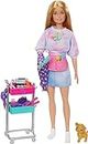 Barbie On Set Malibu Puppe und Zubehör - Frisierwagen, Haar- und Make-up-Accessoires, Schürze, Hündchen, für Kinder ab 3 Jahren, HNK95