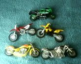 Lote de 5 motocicletas de juguete Honda, Kawasaki, Suzuki, Maisto. Usado 