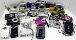 LOTE DE 26 cámaras y videocámaras digitales sueltas surtidas para piezas o que no funcionan