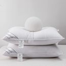 Almohadas de cama de pluma de ganso blanco natural estilo hotelero