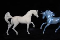 Modelo de resina Breyer caballo galés X árabe - resina blanca lista para pintar