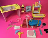 Lote de accesorios para muñecas Barbie de la década de 1980 reproductor de discos mezcladores de escritorio perchas