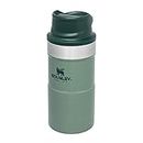 Stanley Classic Trigger Action Mug 0.25L - Impermeabile - Mantiene la Temperatura (Caldo/Freddo) - Tazza Termica - Termos Caffè Acciaio Inox - Senza BPA - Bicchiere - Thermos - Hammertone Green