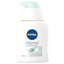 NIVEA Lotion Nettoyante Intime Confort (1 x 250 ml), Gel intime pour femme à l'huile de Jojoba bio et camomille, Soin intime nettoyant & protecteur pour tous types de peaux