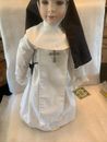 Muñeca monja de colección hermana Agnes #2298 Kingstate Corp. "Papeles y soporte originales de 17"""