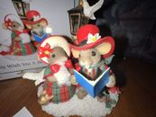 Charming Tails “ Noi Desiderio You Un Merry Christmas " Dean Men Mouse