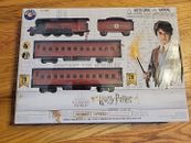 Lionel 711981 Harry Potter Hogwarts Express Small Train Set  28 pcs  NEW IN BOX