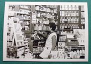 altes Foto - Laden - Geschäft - Drogerie - Werbung - Innenansicht - 1969