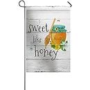 Bandiera da Giardino per Esterno Sweet Like Honey Farm Hive Wood Grain Vertical Double Sided Seasonal Garden Flags Yard Flags for Outdoor Home Decor 12x18 inch