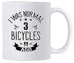 Casitika Funny Cycling Gifts. Taza de cerámica para los amantes de la bicicleta, 325 ml Tazas de bicicleta para entusiastas del triatlón. I Was Normal 3 BiCycles Ago.