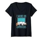 Womens Gatos divertidos en Ordenadores y Computadoras portátiles V-Neck T-Shirt