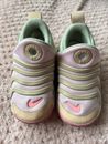 Baby Mädchen Kleinkind rosa Nike Turnschuhe Schuhe Größe UK 6,5
