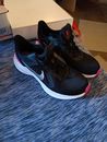 Zapatos de tenis para mujer Nike negros y rosados