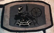 Antigua alfombra con aguja para mujer tejiendo spinning escena de máquina antigua ÚNICA 