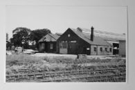 RWY392 - 1967 CHELTENHAM GWR Eisenbahnhof Schuppen (nach Schließung) - echtes Foto