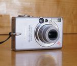 Canon Powershot Digital Elph S400 4.0MP Digital Camera Turns On Faulty Read!