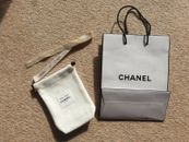 Sac de parfum doux Chanel Paris-Venise, ruban scintillant et sac à provisions