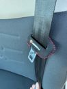 Almohadilla cubierta con hebilla para cinturón de seguridad Abarth - par de accesorios interiores 500 595 695 rojo