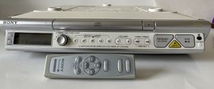 Reproductor de discos compactos para reloj/radio debajo del gabinete Sony con control remoto - ¡Gran sonido!
