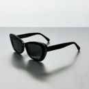 Gafas de sol para mujer Chanel CH 5481H marco negro perlas y logotipo CC