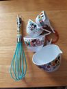 Disney Mickey And Minnie Mouse Set Of 4 Measuring Cups And Mickey Mouse Whisk