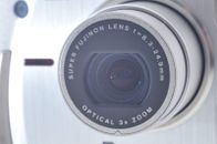 Cámara digital Fujifilm Fuji FinePix 4700Z 2,4 MP CASI COMO NUEVA plateada de JAPÓN