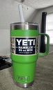 Nuevo vaso de taza y tapa de pajita YETI Rambler 25 oz - verde toldo