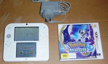 Ninitendo   2DS Console   + Pokemon Moon Game & Charger