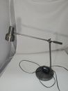 Lámpara de escritorio LED moderna de cuello largo de la colección Arcadia - ¡Apenas usada! - Plata