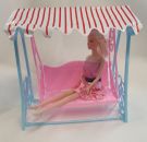 1x Kunststoff rosa & blau Gartenschaukel Puppen Puppenhaus Möbel für Barbie Puppen