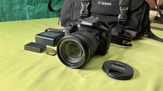 Canon EOS Rebel T6i, Lens EF-S 18-135 mm+ all accessories in the photo