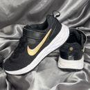 Nike Revolution 6 NN Niño Pequeño Talla 11C Negro Dorado Tenis Zapatos DD1094-002 USADO EN EXCELENTE ESTADO