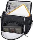 Orzly Travel Bag for Nintendo DS Consoles (Bolsa de Viaje para Consola Juegos y Accessarios) - Adapta TODOS Los Versiones de DS con Pantalla Plegable (Por ejemplo: DS / 3DS / 3DS XL / DS Lite / DSi / New 3DS / New 3DS XL / 2DS XL / etc pero no 2DS Modelo Version) - Bolso incluye: Correa para el Hombro Ajustable + Llevan la Manija + Fijación a un Cinturón - NEGRO