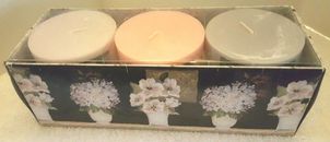 TRI COASTAL DESIGNS SHERI WHITE GIFT SET 3 SCENTED CANDLES IN FLORAL DISPLAY BOX