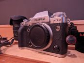 Paquete Fujifilm X-T3 26,1 MP - Kit plateado con lente XF18-55 MM F2,8-4 + bolsa para cámara